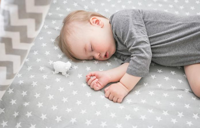 ให้ลูกนอนตะแคงหัวสวย ไม่เสี่ยงกับโรค SIDS
